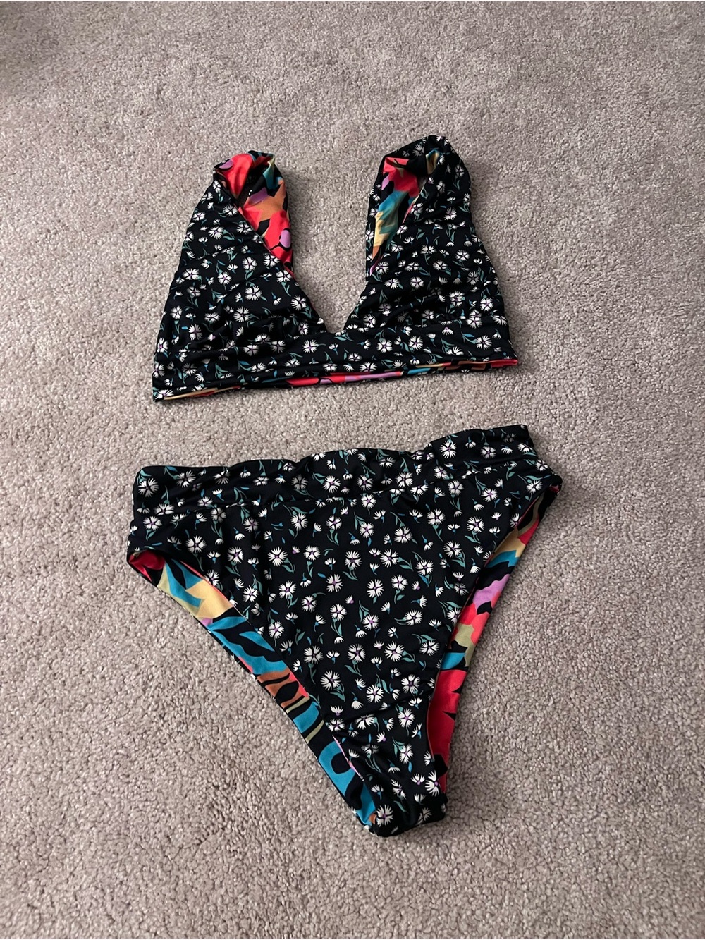 Billabong reversible bikini set - Picture 3 of 4